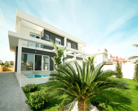 Alicante, 3 Bedrooms Bedrooms, 4 Rooms Rooms,3 BathroomsBathrooms,Vila,Prodej,1140