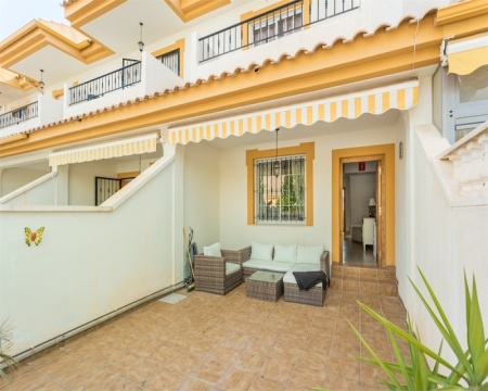 Alicante, 3 Bedrooms Bedrooms, 4 Rooms Rooms,2 BathroomsBathrooms,Řadový dům,Prodej,1258