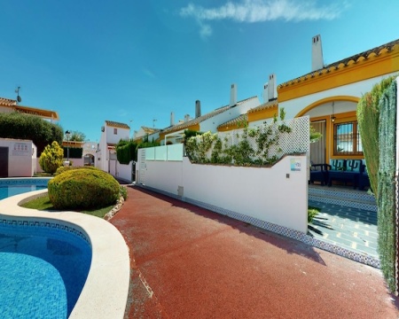 Alicante, 3 Bedrooms Bedrooms, 4 Rooms Rooms,2 BathroomsBathrooms,Řadový dům,Prodej,1261