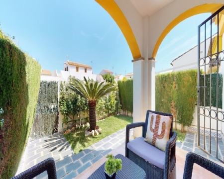 Alicante, 3 Bedrooms Bedrooms, 4 Rooms Rooms,2 BathroomsBathrooms,Řadový dům,Prodej,1261