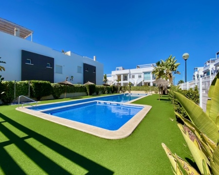 Alicante, 2 Bedrooms Bedrooms, 3 Rooms Rooms,2 BathroomsBathrooms,Bungalov,Prodej,1269