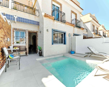 Alicante, 3 Bedrooms Bedrooms, 4 Rooms Rooms,2 BathroomsBathrooms,Řadový dům,Prodej,1274