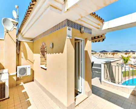 Alicante, 3 Bedrooms Bedrooms, 4 Rooms Rooms,2 BathroomsBathrooms,Řadový dům,Prodej,1274