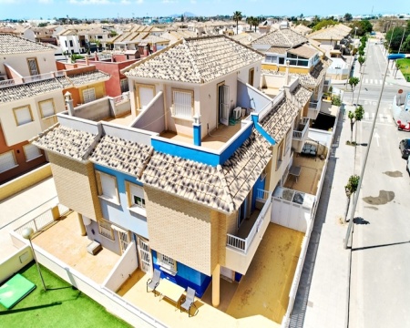 Alicante, 3 Bedrooms Bedrooms, 4 Rooms Rooms,2 BathroomsBathrooms,Řadový dům,Prodej,1286