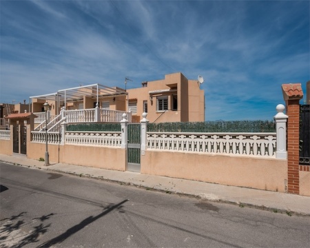 Alicante, 2 Bedrooms Bedrooms, 3 Rooms Rooms,1 BathroomBathrooms,Řadový dům,Prodej,1289