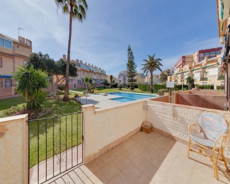 Alicante, 3 Bedrooms Bedrooms, 4 Rooms Rooms,2 BathroomsBathrooms,Řadový dům,Prodej,1296