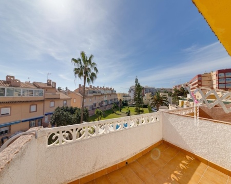 Alicante, 3 Bedrooms Bedrooms, 4 Rooms Rooms,2 BathroomsBathrooms,Řadový dům,Prodej,1296