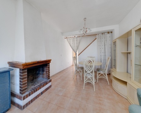 Alicante, 3 Bedrooms Bedrooms, 4 Rooms Rooms,2 BathroomsBathrooms,Řadový dům,Prodej,1296