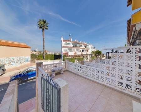 Alicante, 3 Bedrooms Bedrooms, 4 Rooms Rooms,2 BathroomsBathrooms,Řadový dům,Prodej,1296